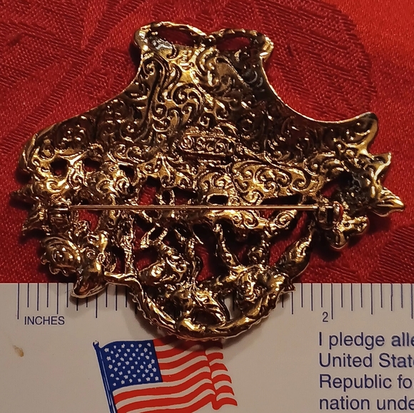 1928 Vintage Rhinestone Flower Basket Large Pin Brooch embossed design on back - Picture 12 of 12